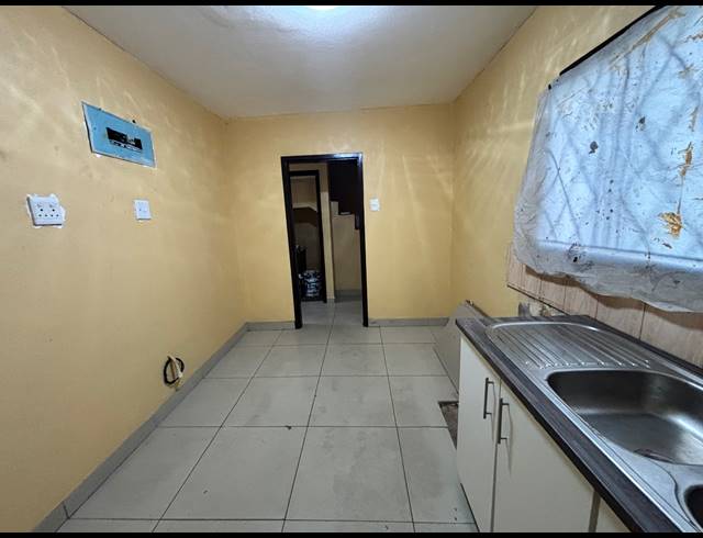 3 BEDROOM HOUSE FOR SALE IN REDFERN